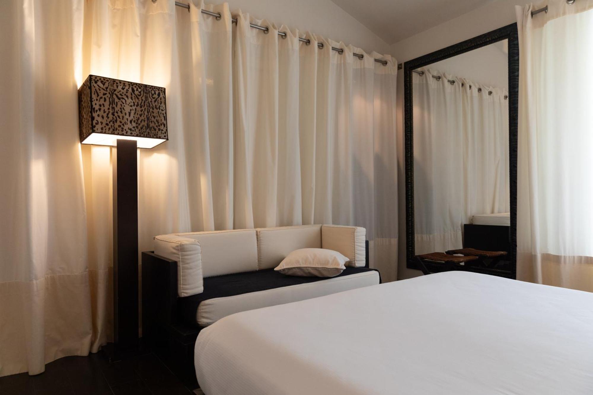 Hotel Carducci 76 Cattolica Buitenkant foto