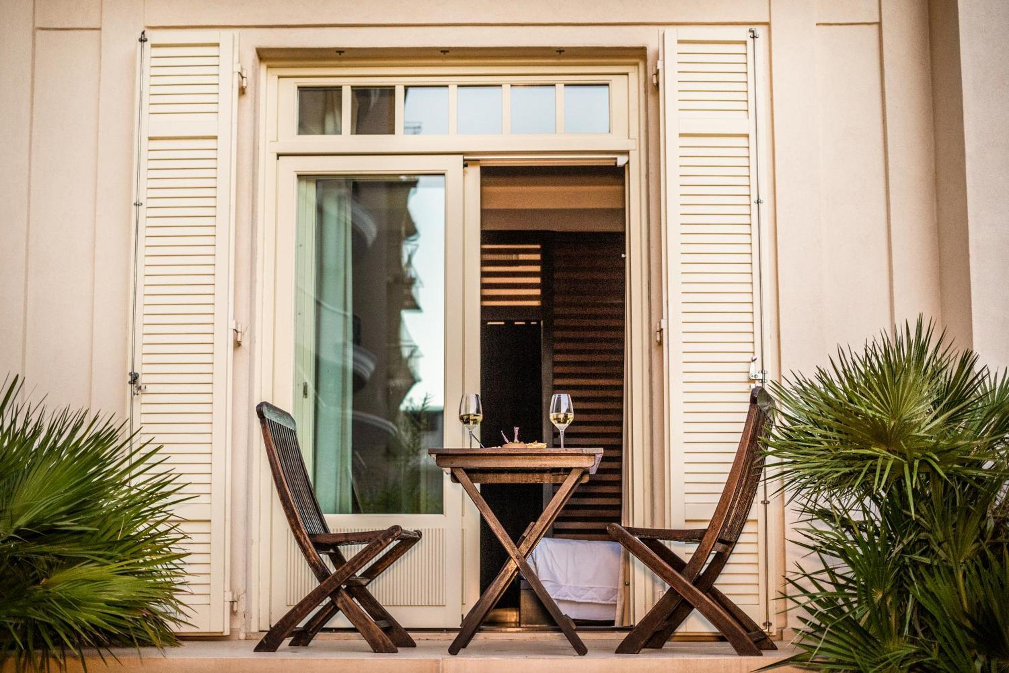 Hotel Carducci 76 Cattolica Buitenkant foto